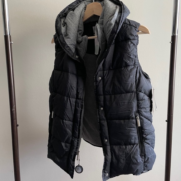 MNY PERFORMANCE - PUFFER VEST - Picture 2 of 6